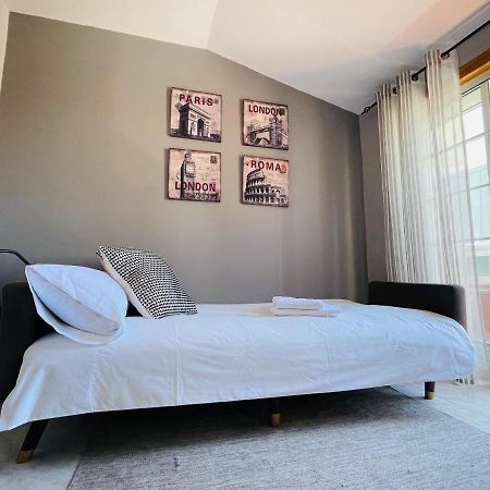 El Apartamento De La Colegiata Apartment Vigo Bagian luar foto